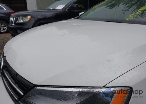 2015 Volkswagen Jetta 1.8T Se z USA, uszkodzony, nr VIN 3VWD17AJ2FM309891